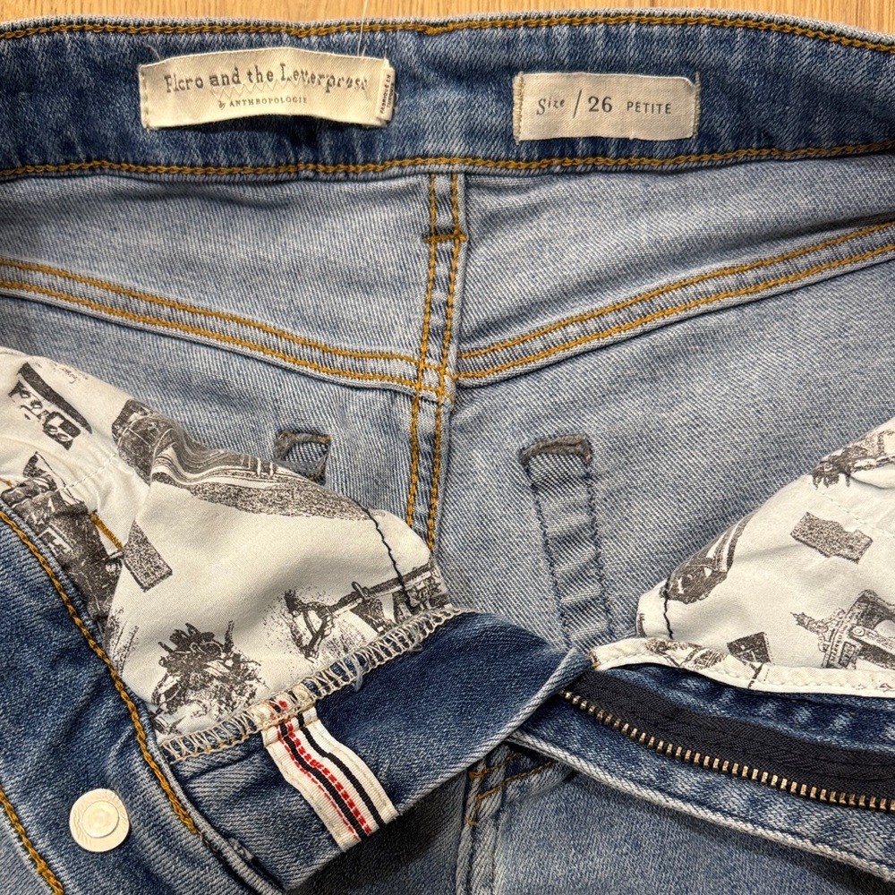 Pilcro and the Letterpress Women's Cropped Relaxed Blue Jeans 26P - Picture 4 of 10